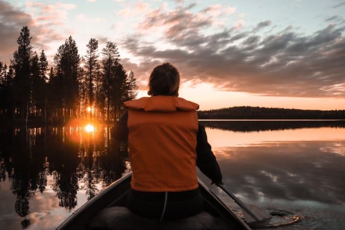 Canoeing in Rukajärvi under the midnight sun